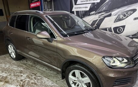Volkswagen Touareg III, 2011 год, 1 650 000 рублей, 2 фотография