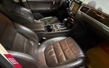 Volkswagen Touareg III, 2011 год, 1 650 000 рублей, 11 фотография