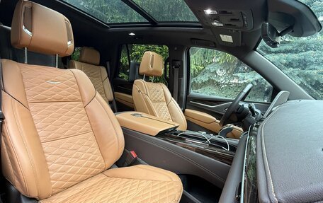 Cadillac Escalade V, 2021 год, 9 150 000 рублей, 14 фотография