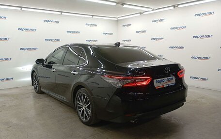 Toyota Camry, 2022 год, 3 545 000 рублей, 4 фотография