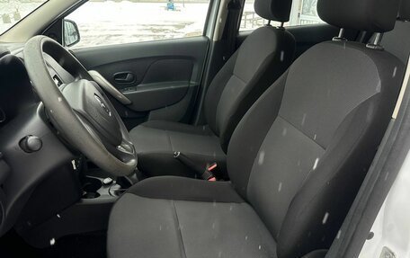 Renault Logan II, 2017 год, 745 000 рублей, 12 фотография