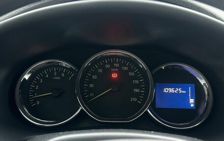 Renault Logan II, 2017 год, 745 000 рублей, 8 фотография