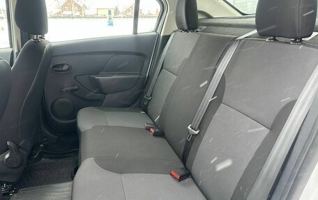 Renault Logan II, 2017 год, 745 000 рублей, 13 фотография