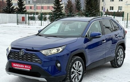 Toyota RAV4, 2022 год, 4 690 000 рублей, 3 фотография