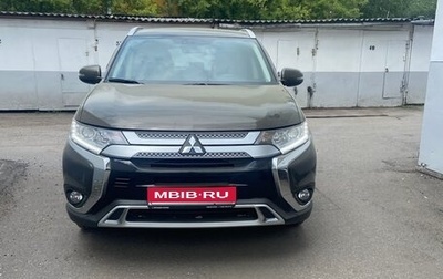 Mitsubishi Outlander III рестайлинг 3, 2020 год, 2 650 000 рублей, 1 фотография