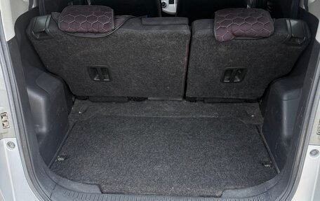 Toyota Ractis I, 2005 год, 630 000 рублей, 9 фотография