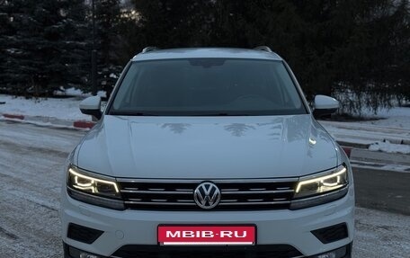 Volkswagen Tiguan II, 2017 год, 2 560 000 рублей, 2 фотография
