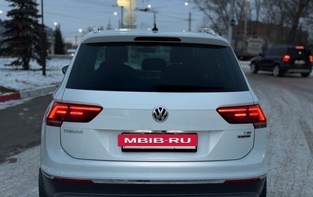 Volkswagen Tiguan II, 2017 год, 2 560 000 рублей, 26 фотография