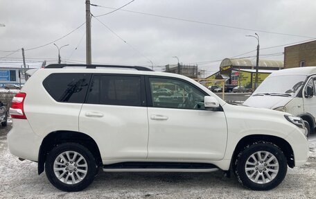Toyota Land Cruiser Prado 150 рестайлинг 2, 2015 год, 2 950 000 рублей, 6 фотография