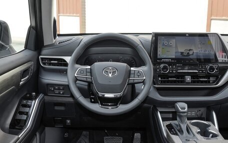 Toyota Highlander, 2025 год, 6 100 000 рублей, 2 фотография