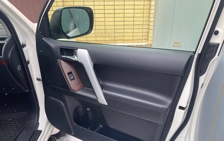 Toyota Land Cruiser Prado 150 рестайлинг 2, 2015 год, 2 950 000 рублей, 9 фотография