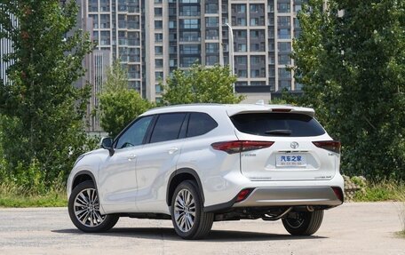 Toyota Highlander, 2025 год, 6 100 000 рублей, 7 фотография