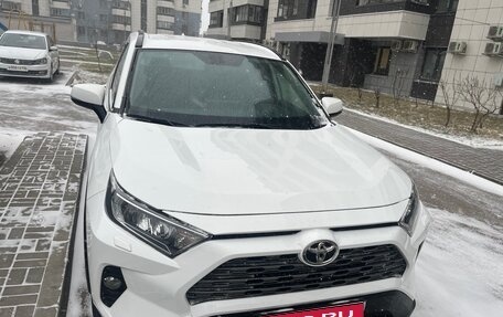 Toyota RAV4, 2019 год, 3 890 000 рублей, 1 фотография