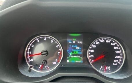 Toyota RAV4, 2019 год, 3 890 000 рублей, 8 фотография