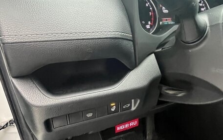 Toyota RAV4, 2019 год, 3 890 000 рублей, 9 фотография