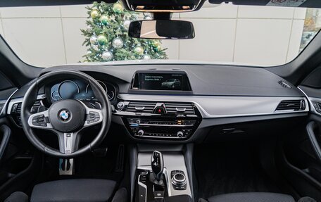 BMW 5 серия, 2019 год, 3 890 000 рублей, 10 фотография