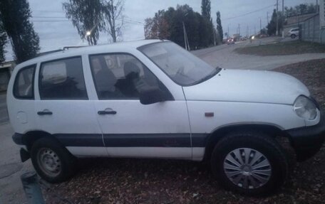 Chevrolet Niva I рестайлинг, 2003 год, 370 000 рублей, 2 фотография