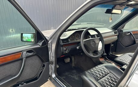 Mercedes-Benz E-Класс, 1995 год, 1 300 000 рублей, 2 фотография