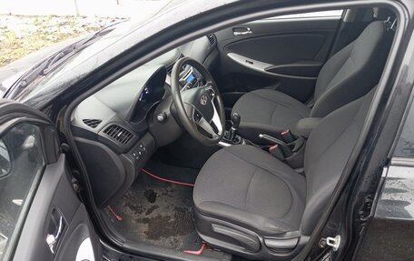 Hyundai Solaris II рестайлинг, 2012 год, 450 000 рублей, 5 фотография