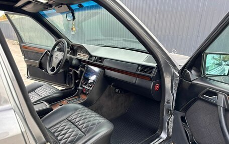 Mercedes-Benz E-Класс, 1995 год, 1 300 000 рублей, 5 фотография