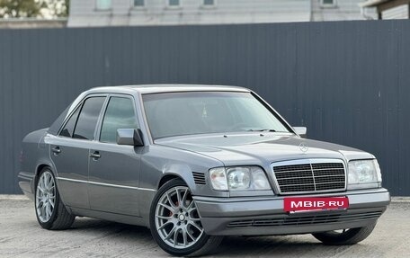 Mercedes-Benz E-Класс, 1995 год, 1 300 000 рублей, 8 фотография