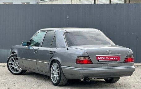 Mercedes-Benz E-Класс, 1995 год, 1 300 000 рублей, 9 фотография