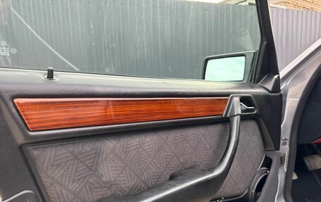 Mercedes-Benz E-Класс, 1995 год, 1 300 000 рублей, 23 фотография