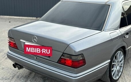 Mercedes-Benz E-Класс, 1995 год, 1 300 000 рублей, 21 фотография