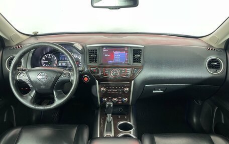 Nissan Pathfinder, 2014 год, 1 696 000 рублей, 10 фотография