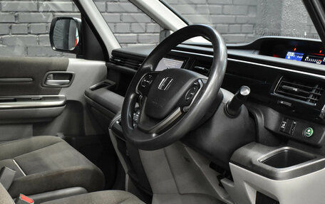 Honda Stepwgn IV, 2015 год, 1 350 000 рублей, 12 фотография