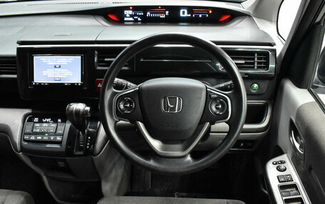 Honda Stepwgn IV, 2015 год, 1 350 000 рублей, 15 фотография