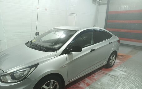 Hyundai Solaris II рестайлинг, 2013 год, 664 000 рублей, 3 фотография
