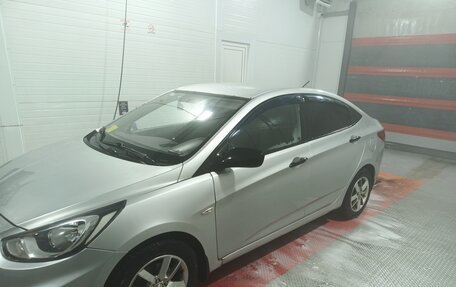 Hyundai Solaris II рестайлинг, 2013 год, 664 000 рублей, 4 фотография