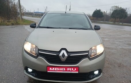 Renault Logan II, 2014 год, 600 000 рублей, 1 фотография