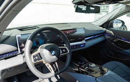 BMW 5 серия, 2025 год, 9 890 000 рублей, 3 фотография