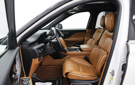 Lincoln Aviator II, 2019 год, 5 490 000 рублей, 17 фотография