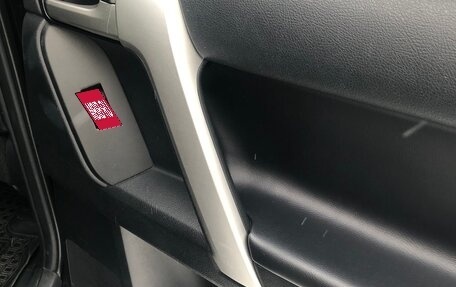 Toyota Land Cruiser Prado 150 рестайлинг 2, 2018 год, 4 774 000 рублей, 25 фотография