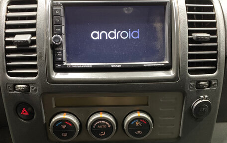 Nissan Navara (Frontier), 2007 год, 1 070 000 рублей, 8 фотография