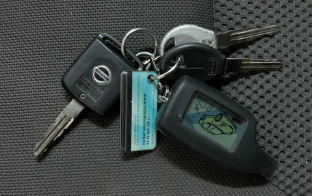 Nissan Navara (Frontier), 2007 год, 1 070 000 рублей, 17 фотография