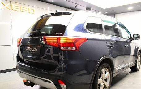 Mitsubishi Outlander III рестайлинг 3, 2020 год, 2 450 000 рублей, 6 фотография