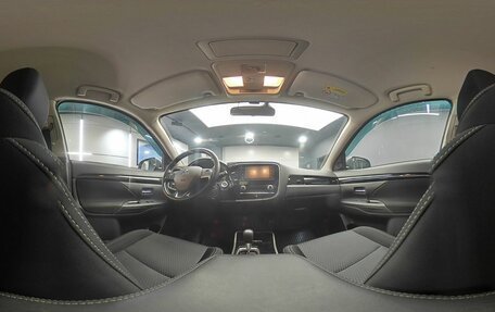 Mitsubishi Outlander III рестайлинг 3, 2020 год, 2 450 000 рублей, 17 фотография