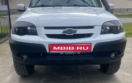 Chevrolet Niva I рестайлинг, 2017 год, 820 000 рублей, 1 фотография