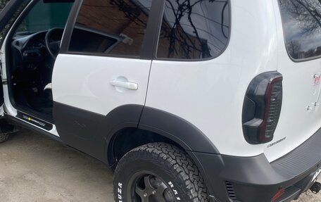 Chevrolet Niva I рестайлинг, 2017 год, 820 000 рублей, 3 фотография