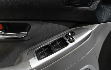 Toyota Land Cruiser Prado 120 рестайлинг, 2006 год, 2 200 000 рублей, 9 фотография