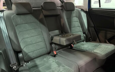 Volkswagen Tiguan II, 2018 год, 2 835 000 рублей, 18 фотография