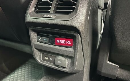 Volkswagen Tiguan II, 2018 год, 2 835 000 рублей, 19 фотография