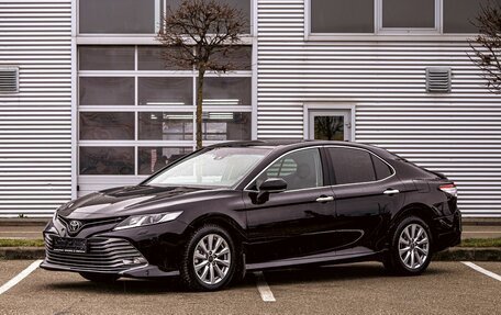 Toyota Camry, 2019 год, 2 095 000 рублей, 1 фотография