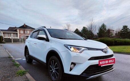 Toyota RAV4, 2017 год, 2 350 000 рублей, 3 фотография
