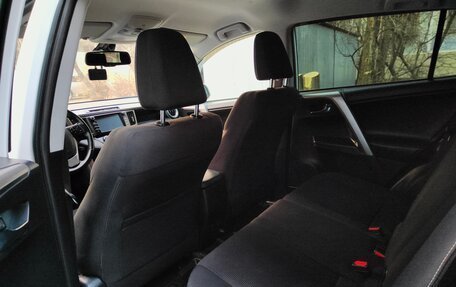 Toyota RAV4, 2017 год, 2 350 000 рублей, 21 фотография