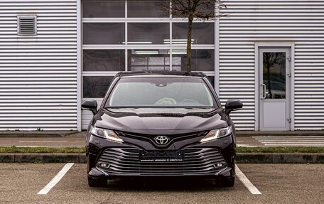 Toyota Camry, 2019 год, 2 095 000 рублей, 2 фотография